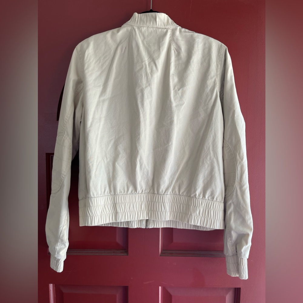 Tommy Hilfiger tan utility jacket with lots of pockets and zippers. 100% cotton - Picture 5 of 8